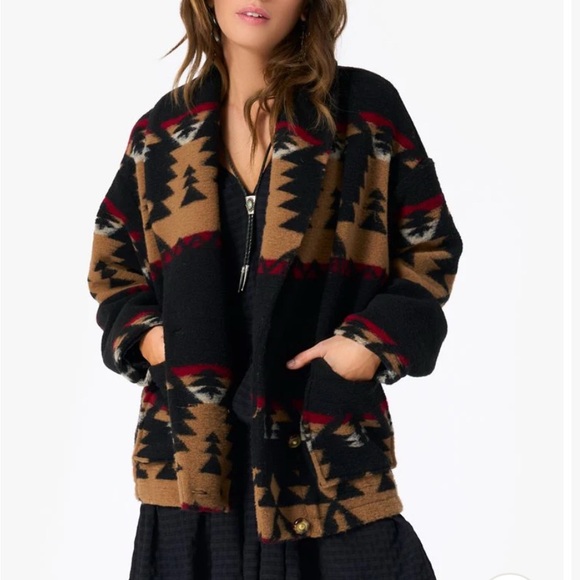 XiRENA Women's Koda Jacket in Serrano- Black, Brown, and Red - Picture 12 of 12